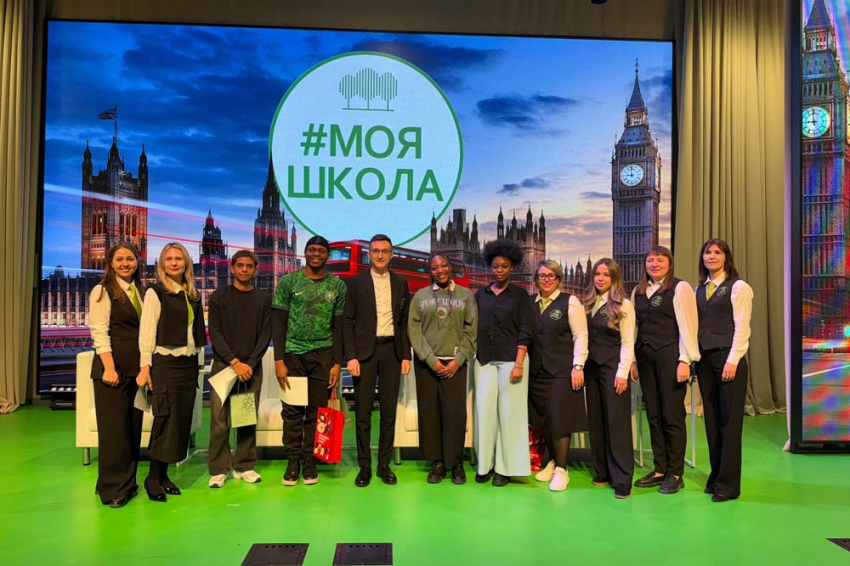 События НИУ «БелГУ» иностранные студенты приняли участие в открытии метапредметной недели в «моей школе» 