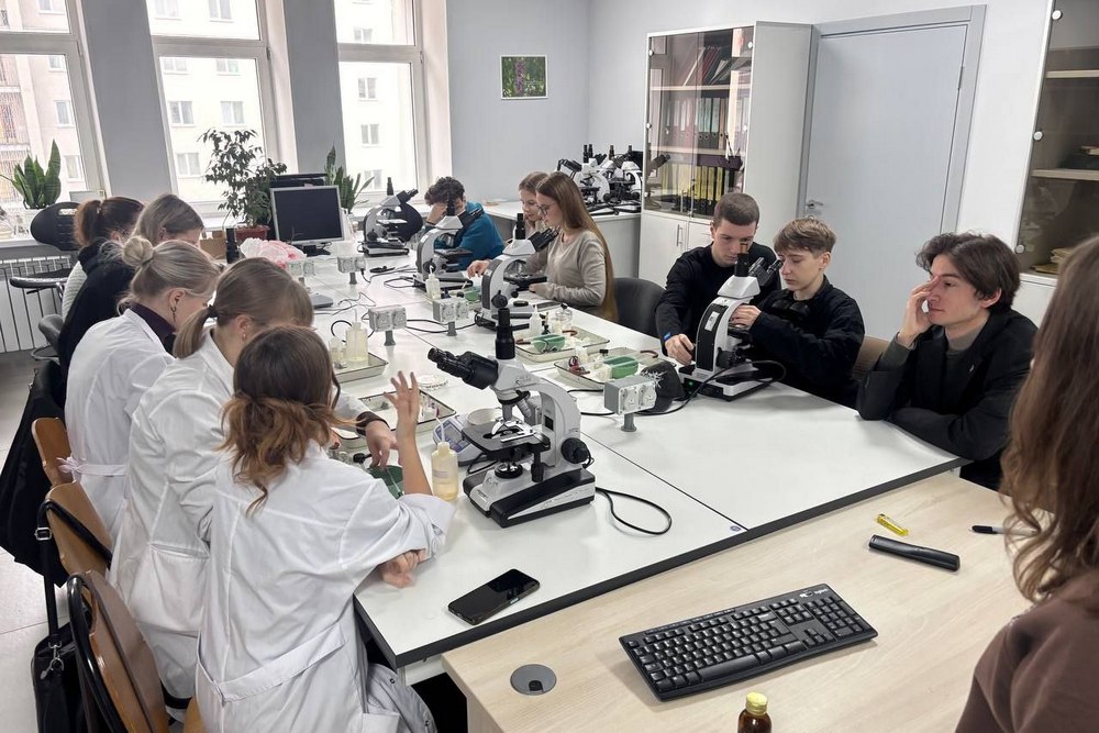 Студенты НИУ «БелГУ» погрузились в мир микромицетов