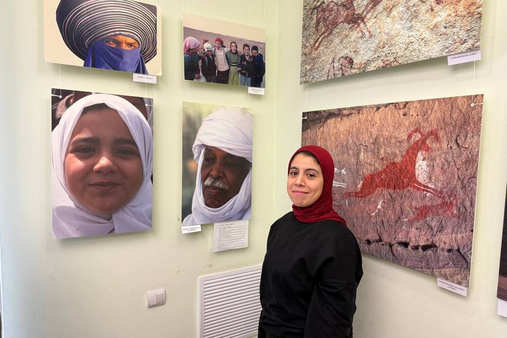 Студенты землячества Африки НИУ «БелГУ» посетили фотовыставку, посвящённую Сахаре