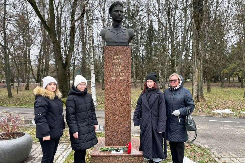 События НИУ «БелГУ» в белгородском госуниверситете почтили память героя россии дениса зуева