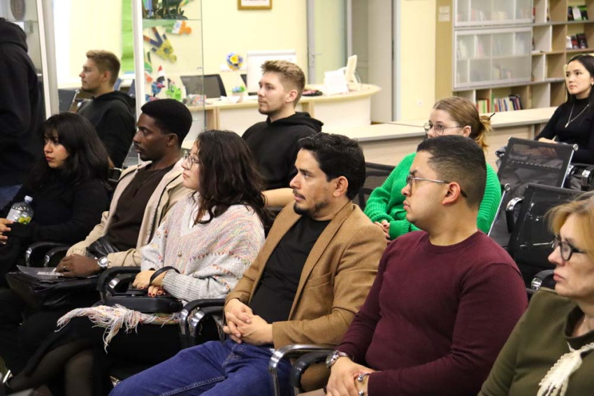 Иностранные студенты обсудили вечные ценности, цифровой мир и мировые религии События НИУ «БелГУ» иностранные студенты обсудили вечные ценности, цифровой мир и мировые религии