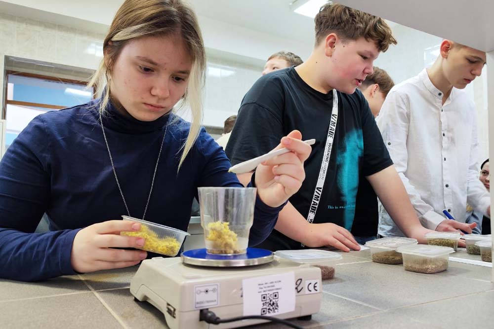 НИУ «БелГУ» продолжает профориентационные мероприятия для школьников