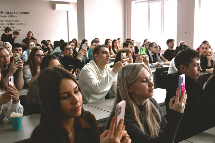 События НИУ «БелГУ» в общественно-гуманитарной профшколе ниу «белгу» прошли образовательные события, посвящённые химии